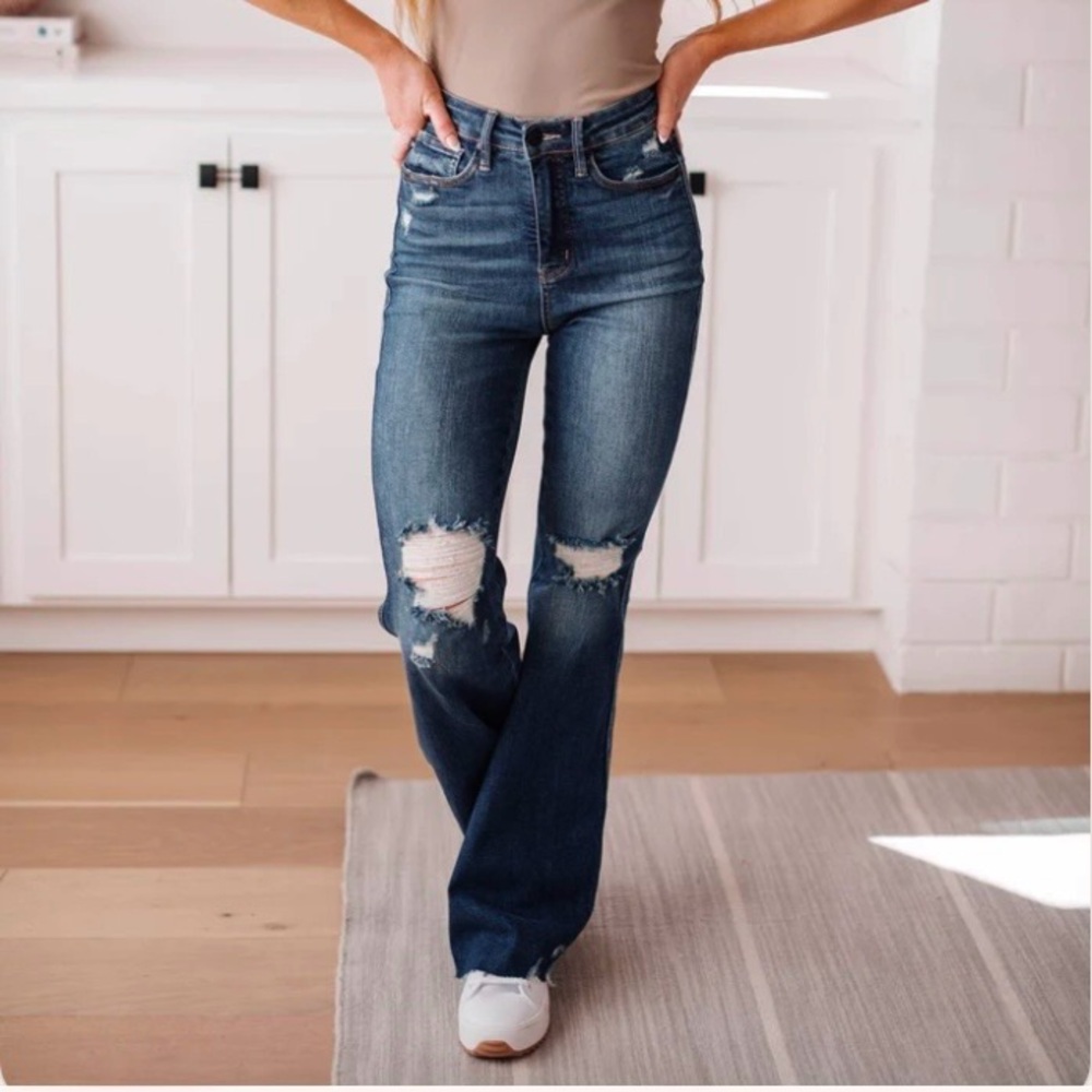 Judy Blue 7 (28) Flare High-Rise Distressed Jeans Women’s Dark JB88739DK-CO